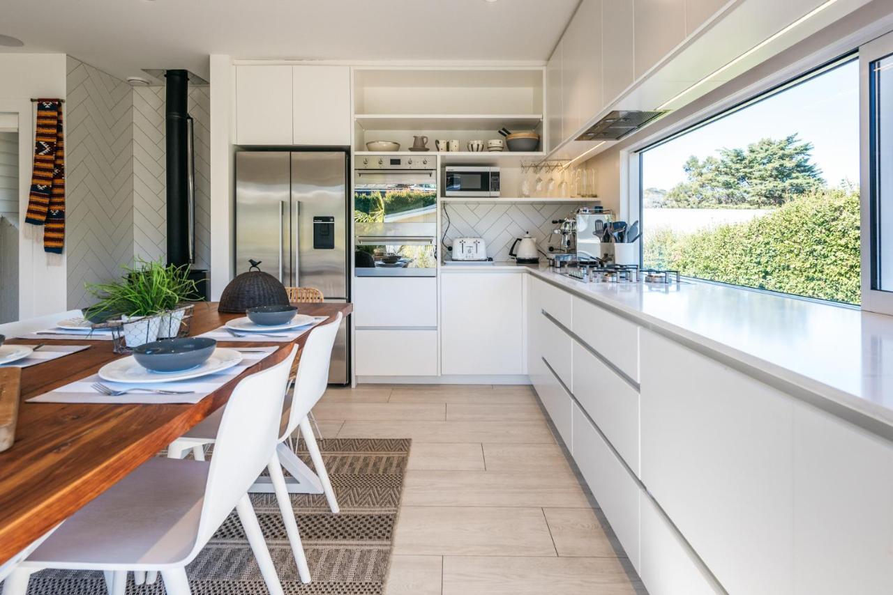 Moa Magic - Oneroa Holiday Home Экстерьер фото
