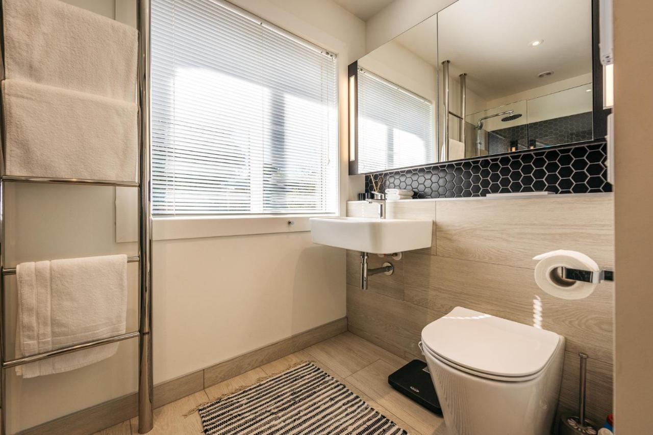 Moa Magic - Oneroa Holiday Home Экстерьер фото