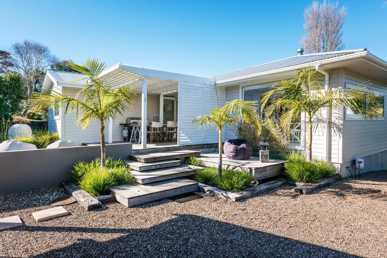 Moa Magic - Oneroa Holiday Home Экстерьер фото